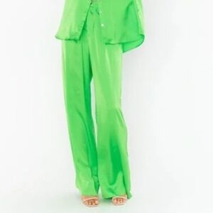 NWT Show Me Your Mumu Hayes Trousers Size L Green